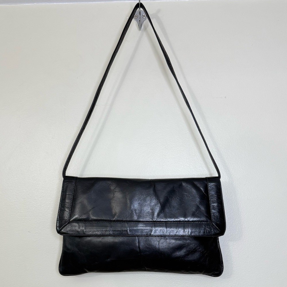 VINTAGE BLACK LEATHER PURSE/CLUTCH DETACHABLE STRAP!
